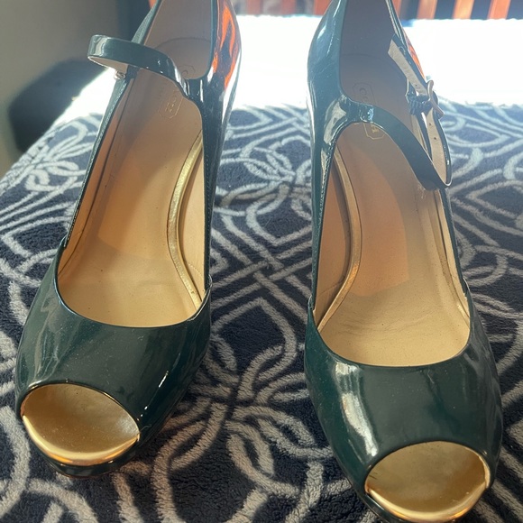 Coach Size 11, dark green 4” stiletto peep toe heels. - Picture 3 of 4